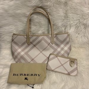 Burberry tote with pouch